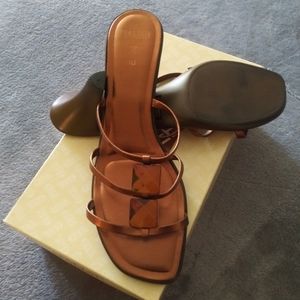 Women slide on shoes